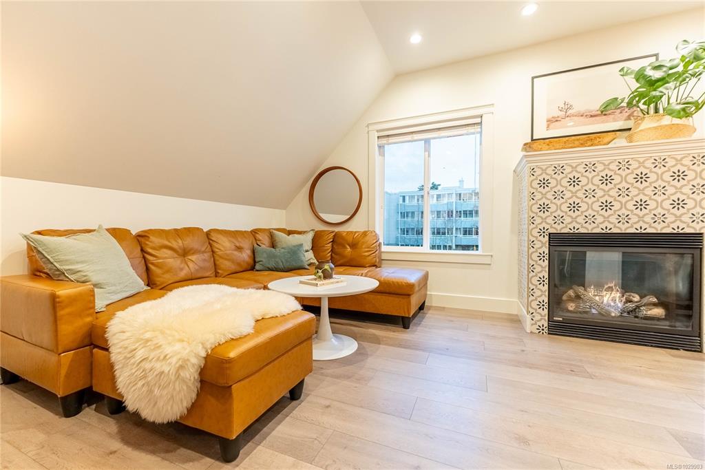 Fifth View of 1035 Oliphant Ave, Victoria, BC, V8V 2T9