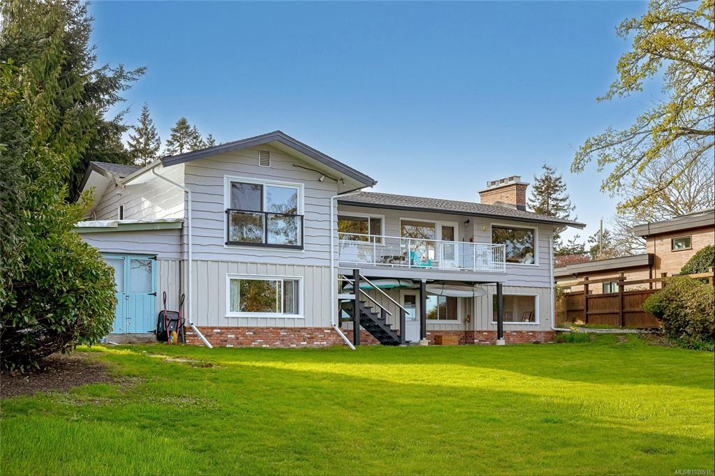 Third View of 9760 Glynnwood Park Rd, North Saanich, BC, V8L 5H4