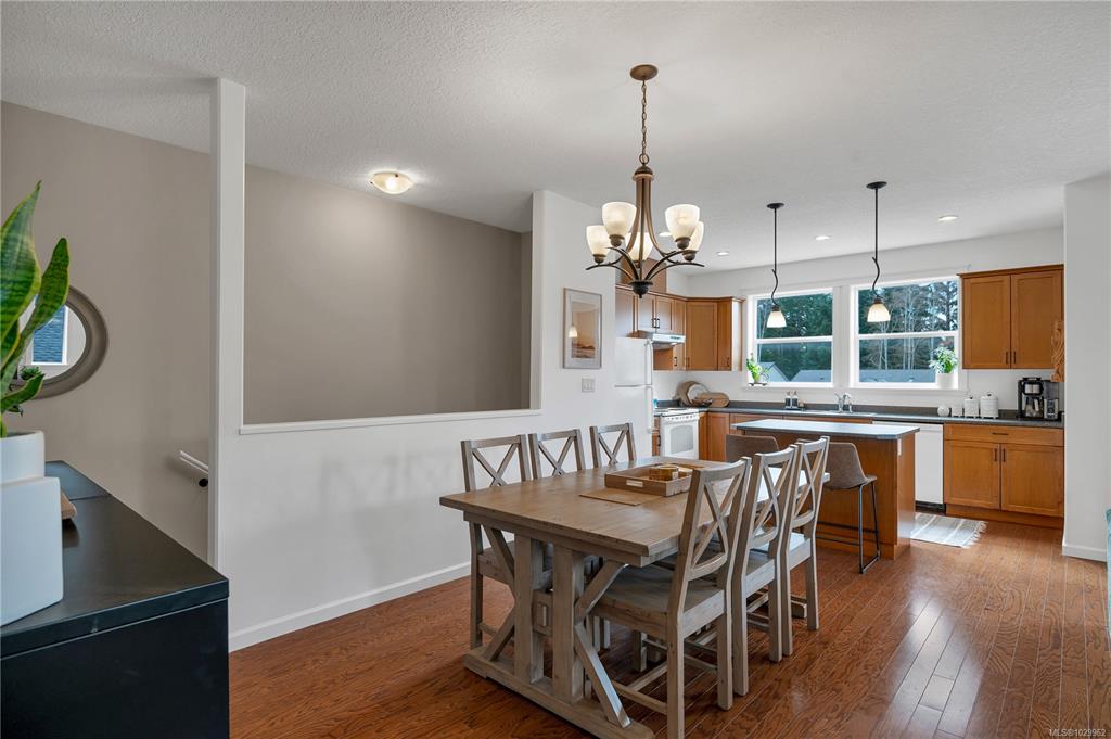 Fifth View of 1424 Alder St S, Alderwood Grove, Campbell River, BC, V9W 0B4