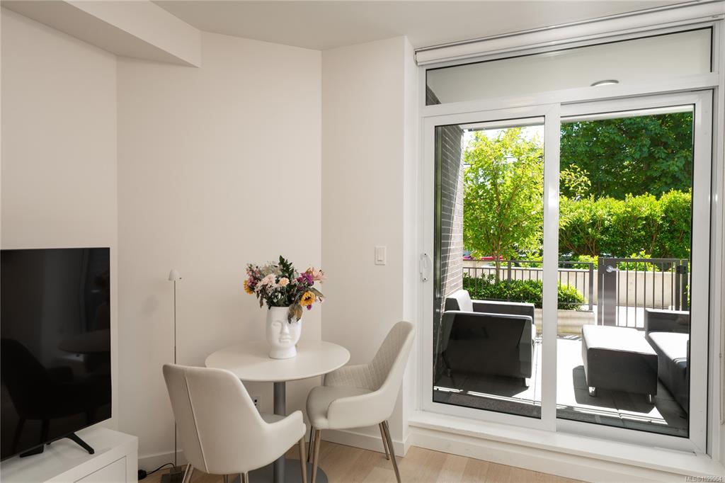 Fifth View of 550 Michigan St, Capital Park Residences, Victoria, BC, V8V 0G3