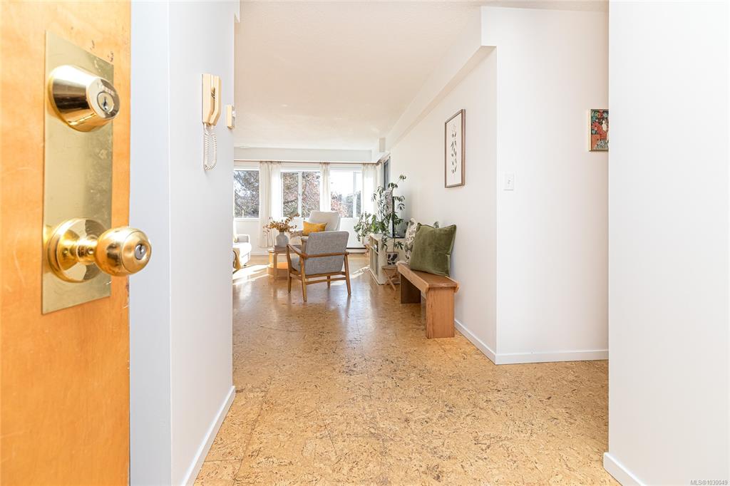 Third View of 313 Cook St, Victoria, BC, V8V 3X5