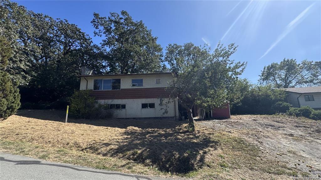 1279 Burnside Rd W, 1030064, BC,