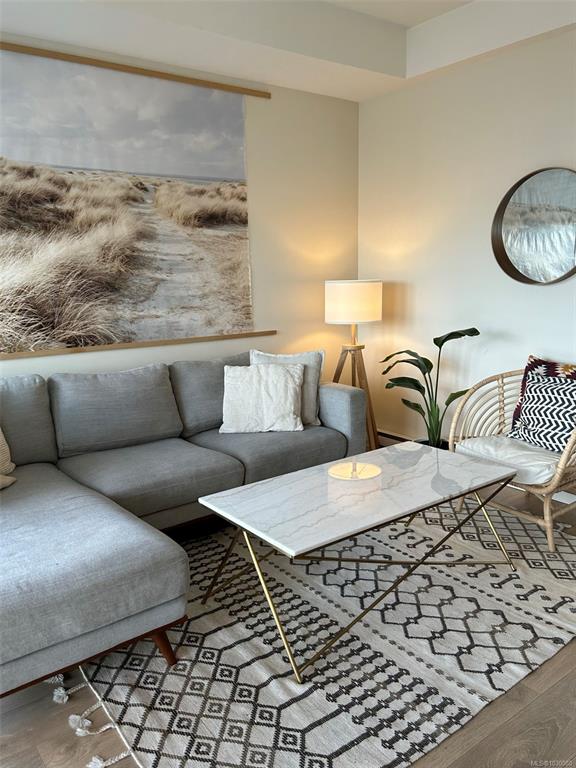 Fourth View of 613 Herald St, Victoria, BC, V8X 1S8