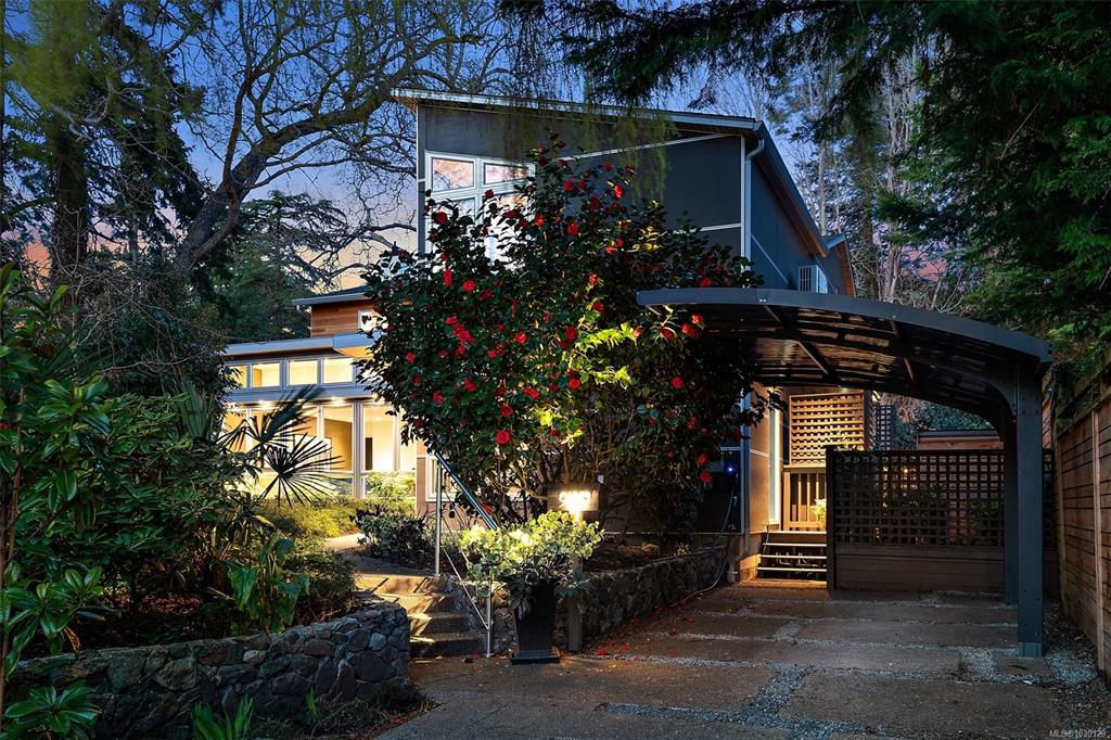 929 Redfern St, 1030128, BC,