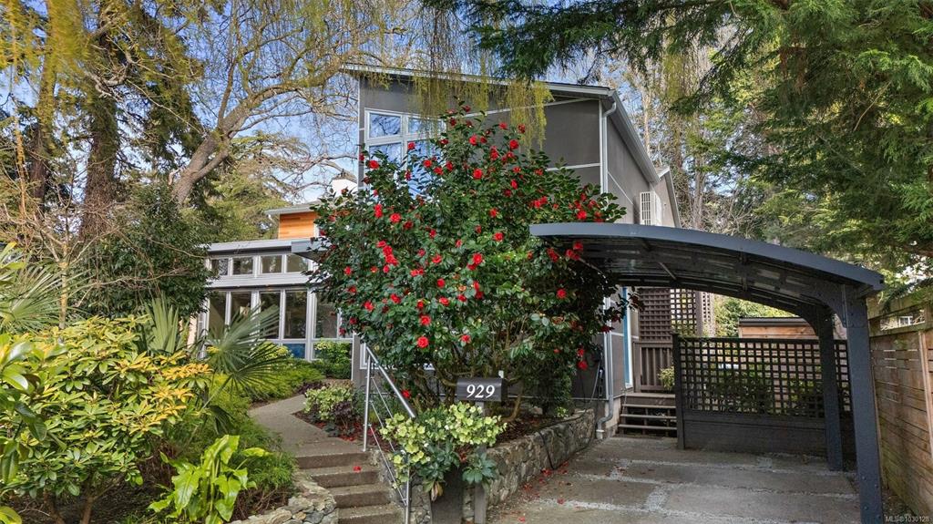 Third View of 929 Redfern St, Victoria, BC, V8S 4E7