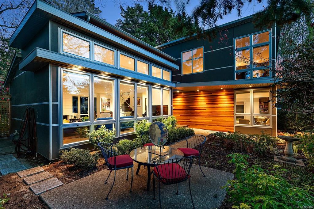 Fourth View of 929 Redfern St, Victoria, BC, V8S 4E7