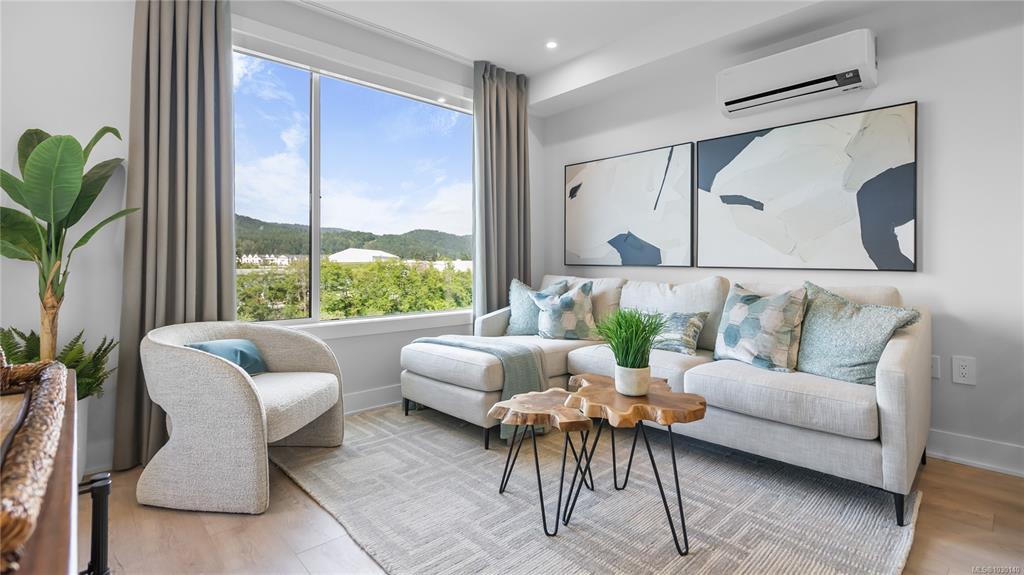 1371 Goldstream Ave, 1030140, BC,