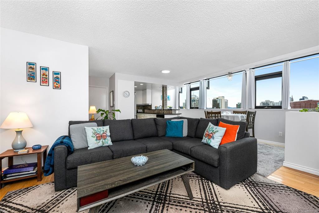 Fifth View of 819 Burdett Ave, Victoria, BC, V8W 1B3