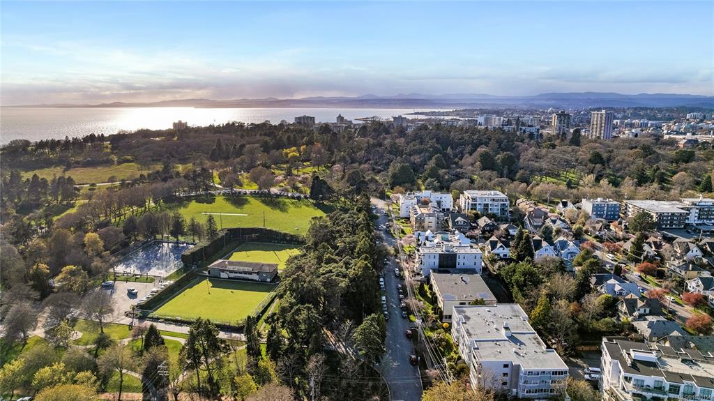 Second View of 1050 Park Blvd, East Park, Victoria, BC, V8V 2T4