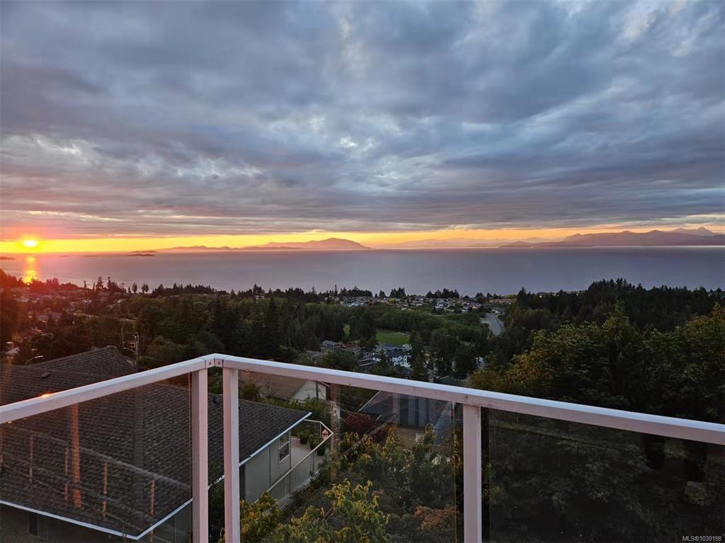 4975 Laguna Way, 1030198, BC,