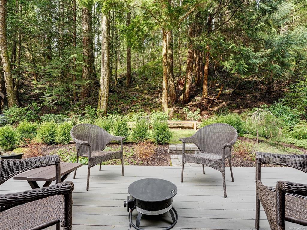 Third View of 3781 Phillips Rd, Sooke, BC, V9Z 0Y3