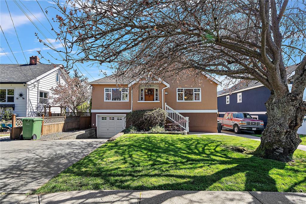 Second View of 2635 Asquith St, Victoria, BC, V8R 3Y4