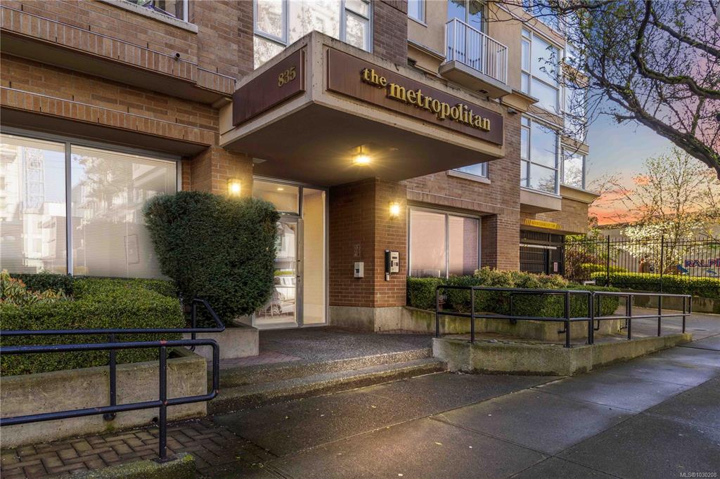 Third View of 835 View St, The Metropolitan, Victoria, BC, V8W 3W8