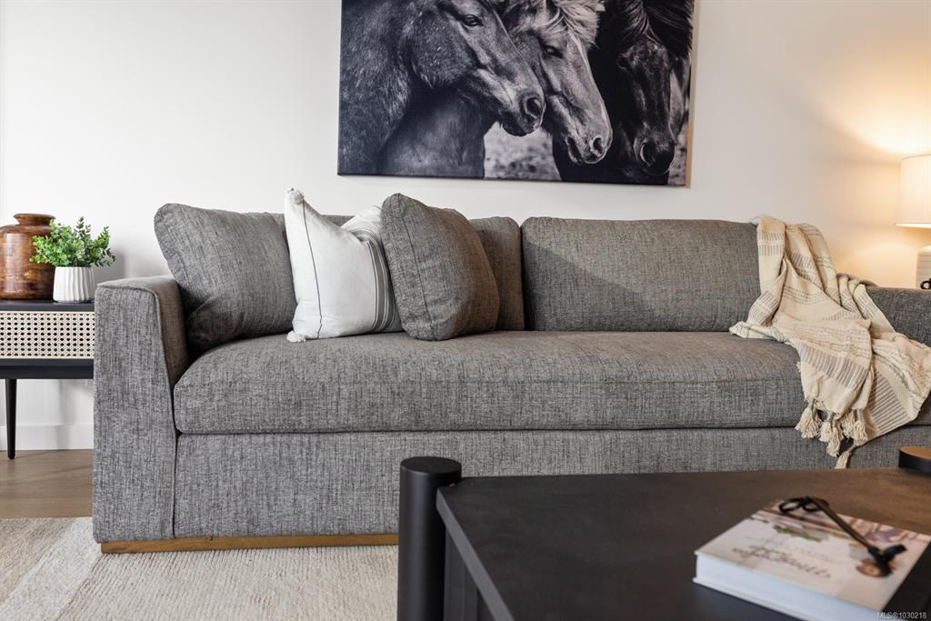 Fifth View of 369 Tyee Rd, Victoria, BC, V9A 0B6