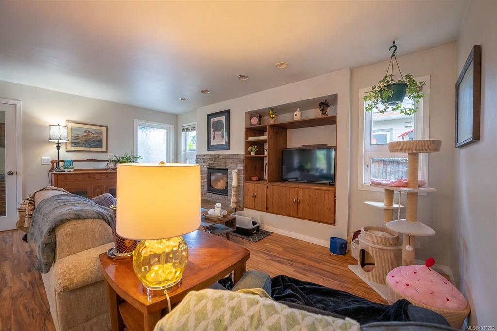 Fourth View of 9960 Swiftsure Pl, Sidney, BC, V8L 4E4