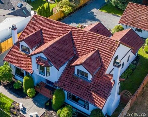 158 Crescent Rd E, 1030235, BC,