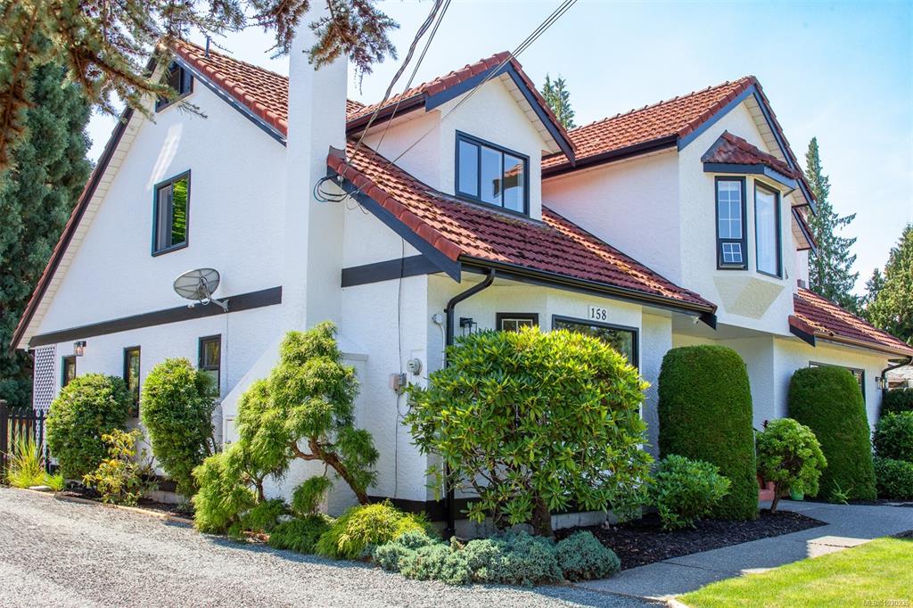 Fifth View of 158 Crescent Rd E, Qualicum Beach, BC, V9K 1L6