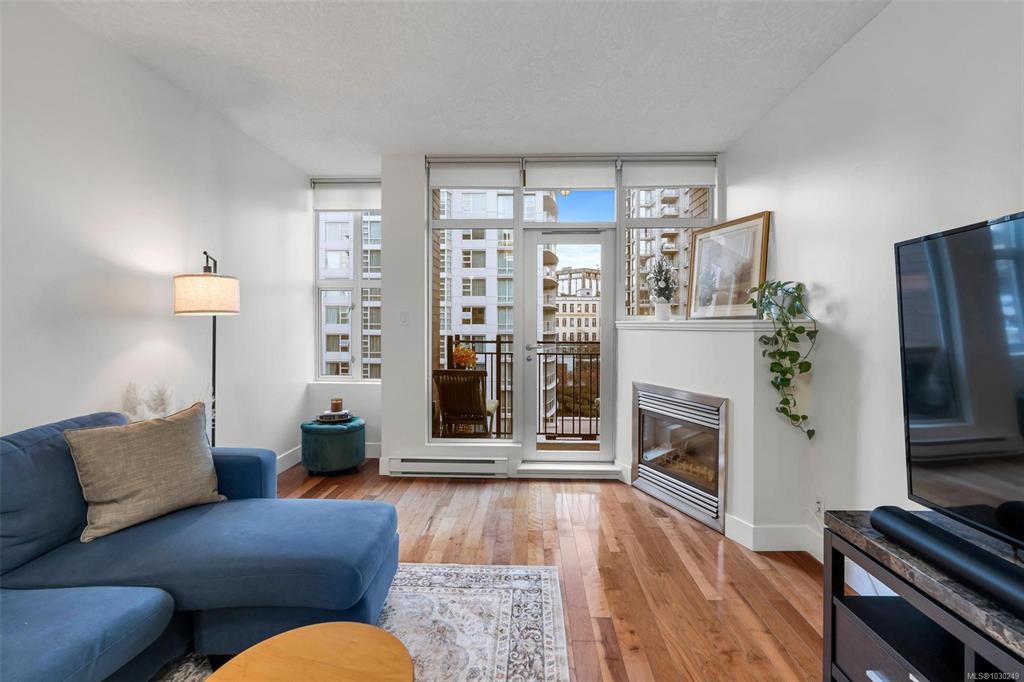 Third View of 737 Humboldt St, Victoria, BC, V8W 1B1