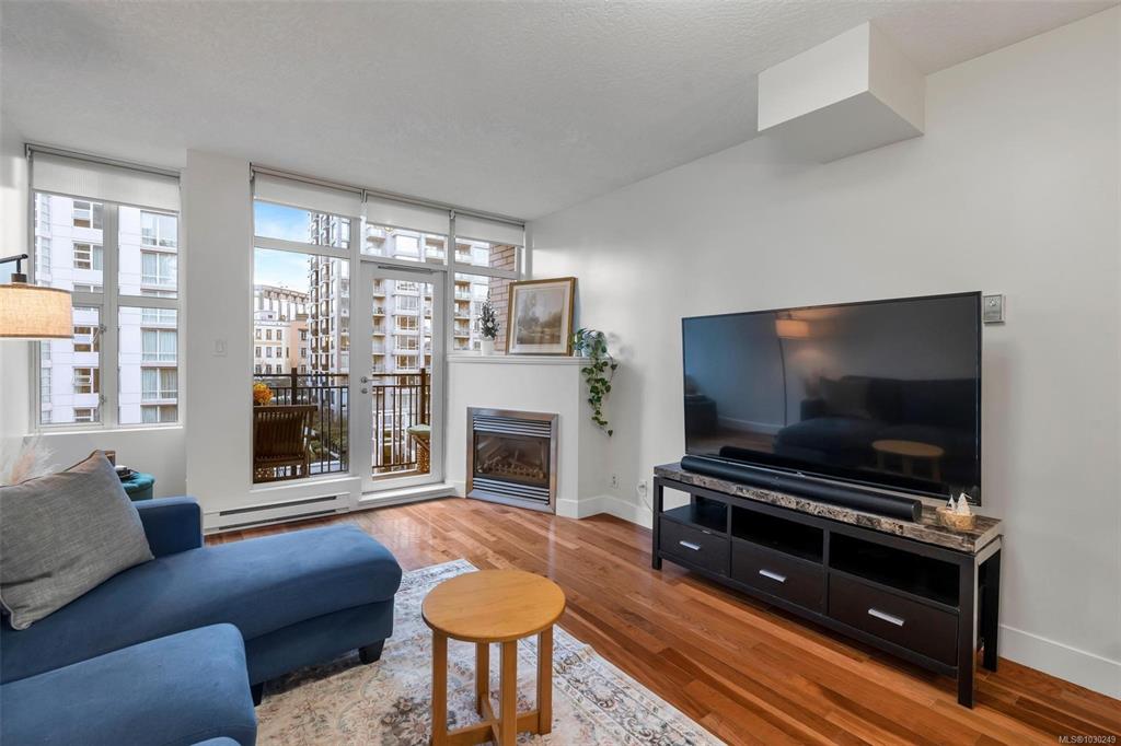 Fourth View of 737 Humboldt St, Victoria, BC, V8W 1B1