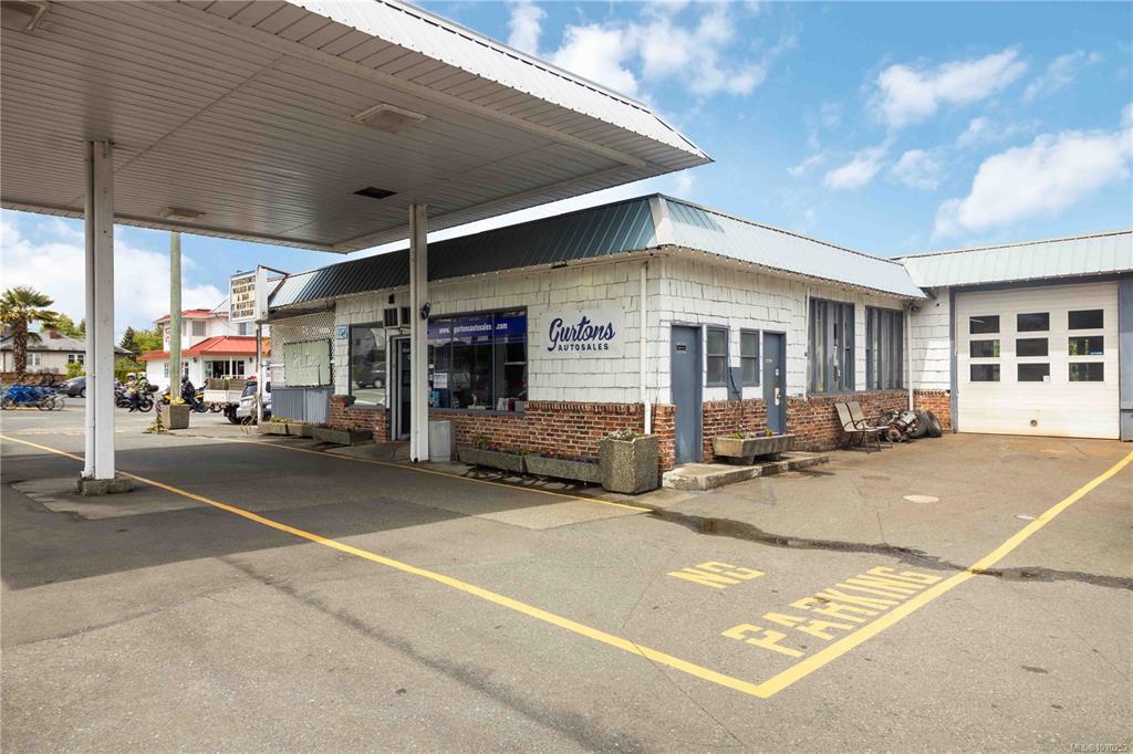 MLS® listing #30900079 for sale located at 9139 East Saanich Rd