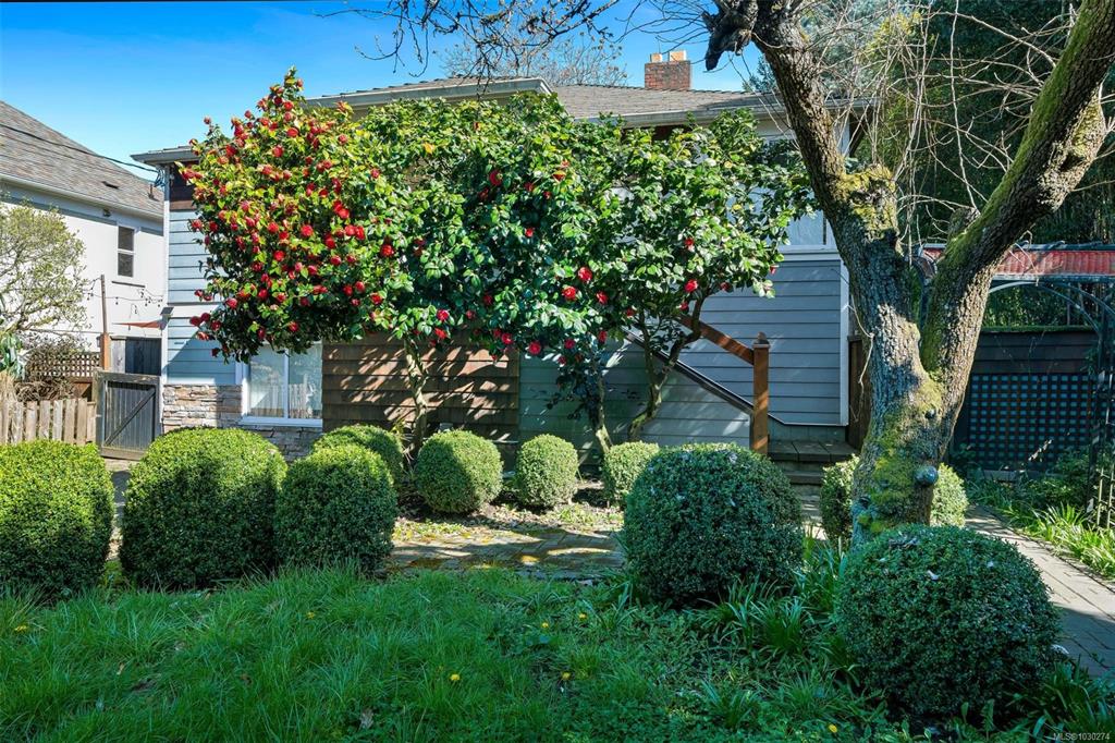 Third View of 2139 Foul Bay Rd, Oak Bay, BC, V8R 5B1