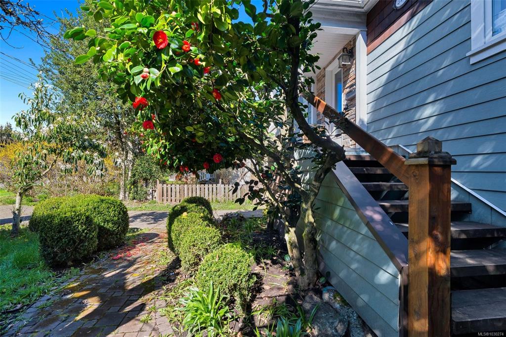 Fifth View of 2139 Foul Bay Rd, Oak Bay, BC, V8R 5B1