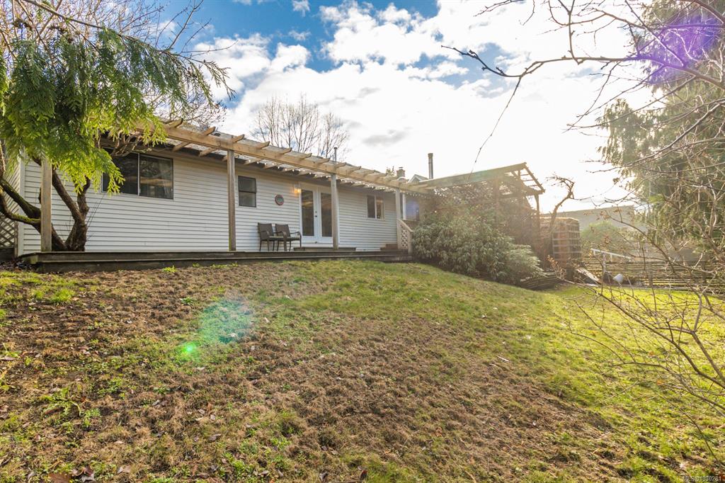 Third View of 519 Aspen Ave, Qualicum Beach, BC, V9K 1A6