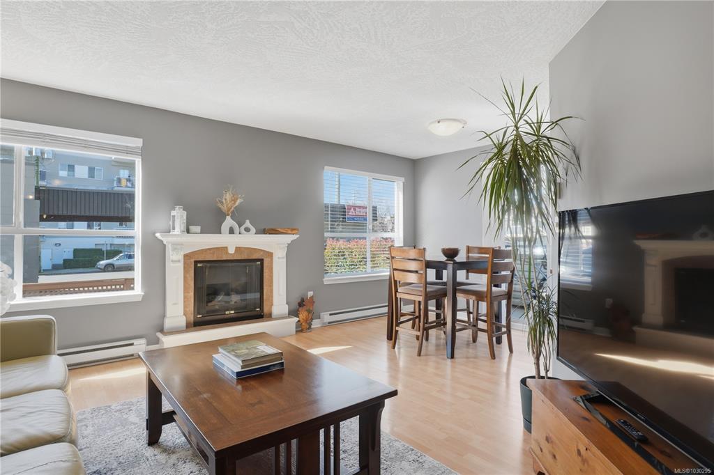 Third View of 1055 Hillside Ave, Victoria, BC, V8T 2A4