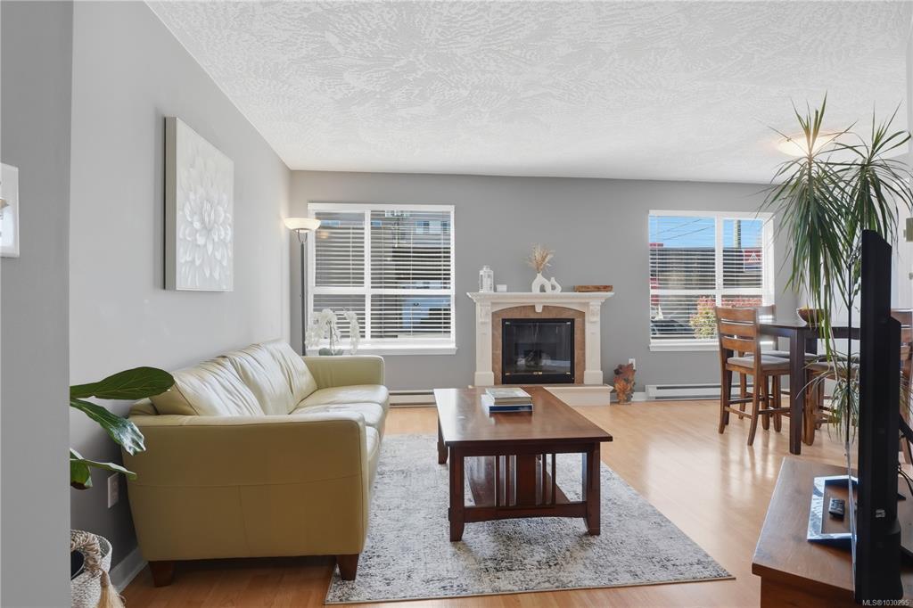 Fourth View of 1055 Hillside Ave, Victoria, BC, V8T 2A4