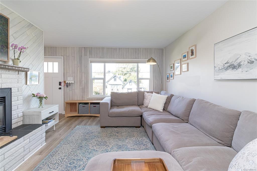 Fifth View of 815 Hereward Rd, Victoria, BC, V9A 4C9