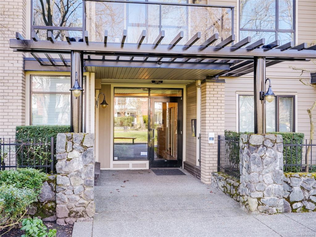 Second View of 330 Waterfront Cres, Victoria, BC, V8T 5K3