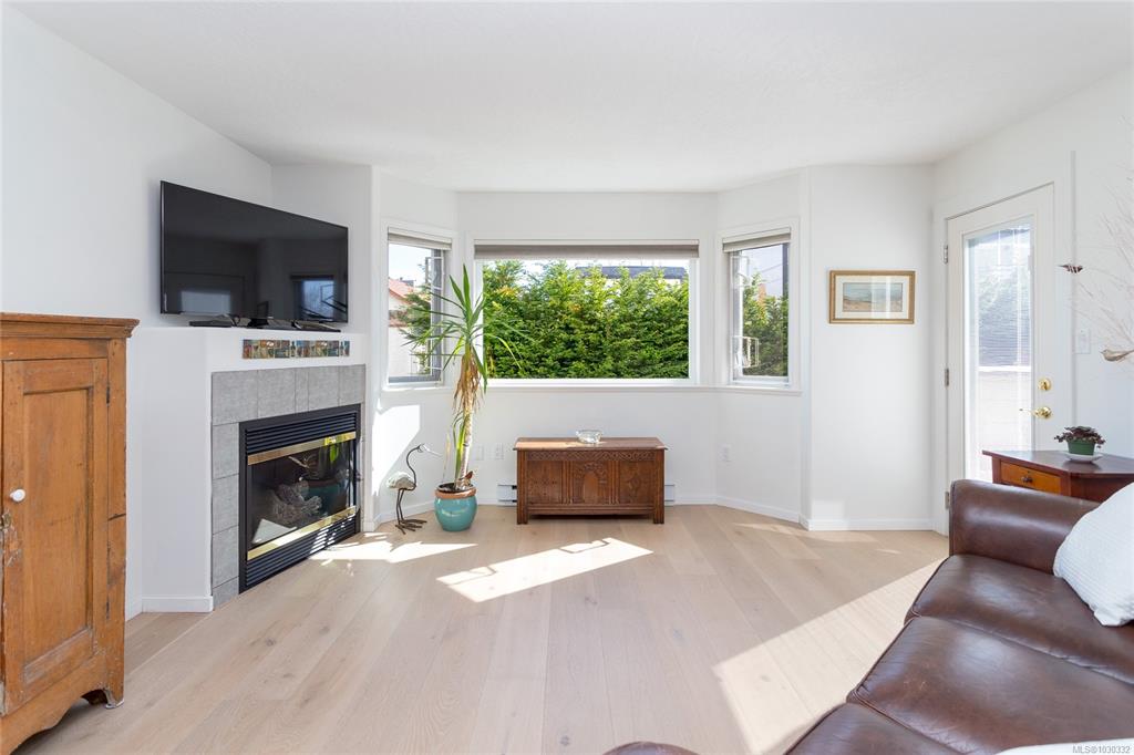 Fifth View of 9725 Fourth St, Sidney, BC, V8L 2Y8