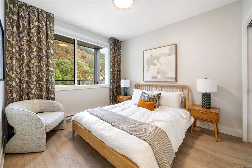 1371 Goldstream Ave, 1030335, BC,