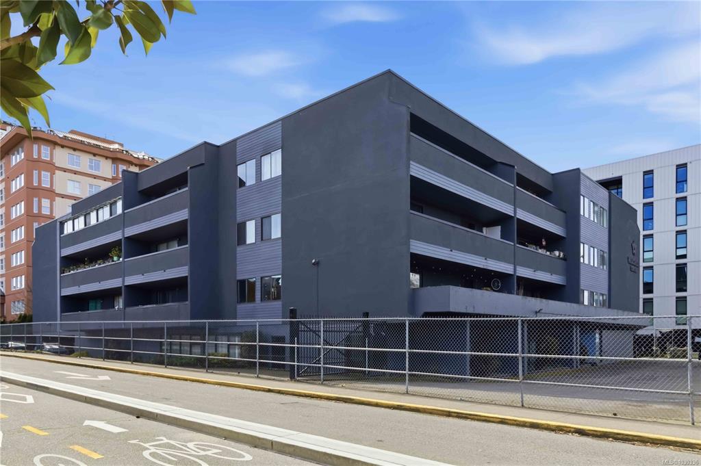 Second View of 755 Hillside Ave, Hillcrest Centre, Victoria, BC, V8T 5B3