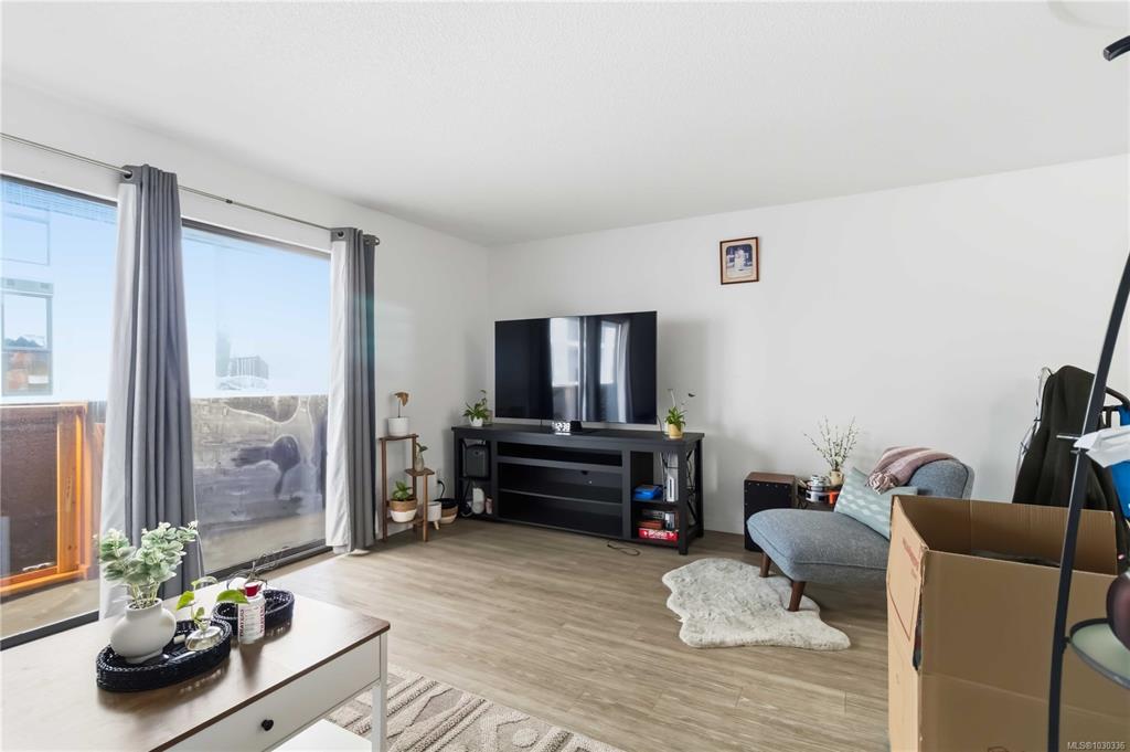 Fourth View of 755 Hillside Ave, Hillcrest Centre, Victoria, BC, V8T 5B3