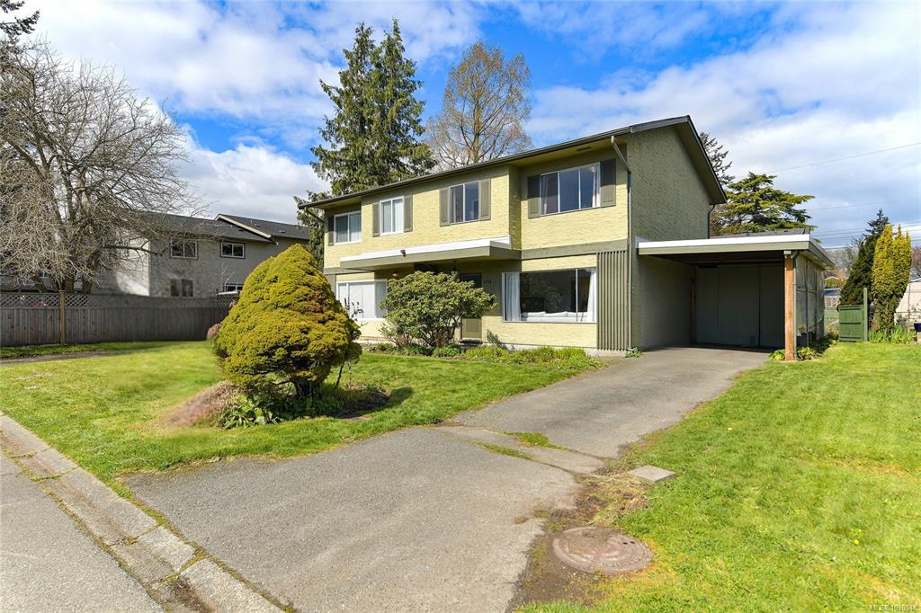 Second View of 1716 Ashdale Pl, Saanich, BC, V8N 1N9