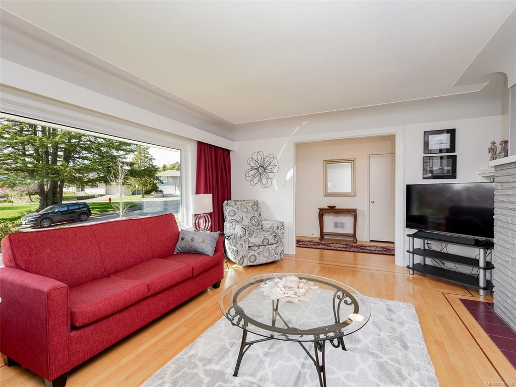 Fifth View of 2991 Eastdowne Rd, Oak Bay, BC, V8R 5R9