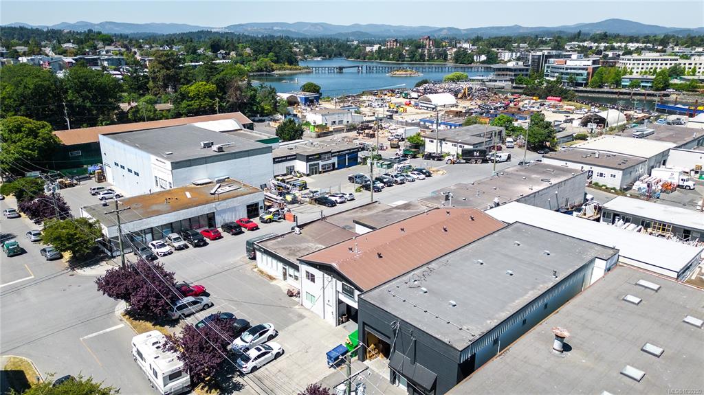 Fourth View of 2615 Turner St, Victoria, BC, V8T 4T8