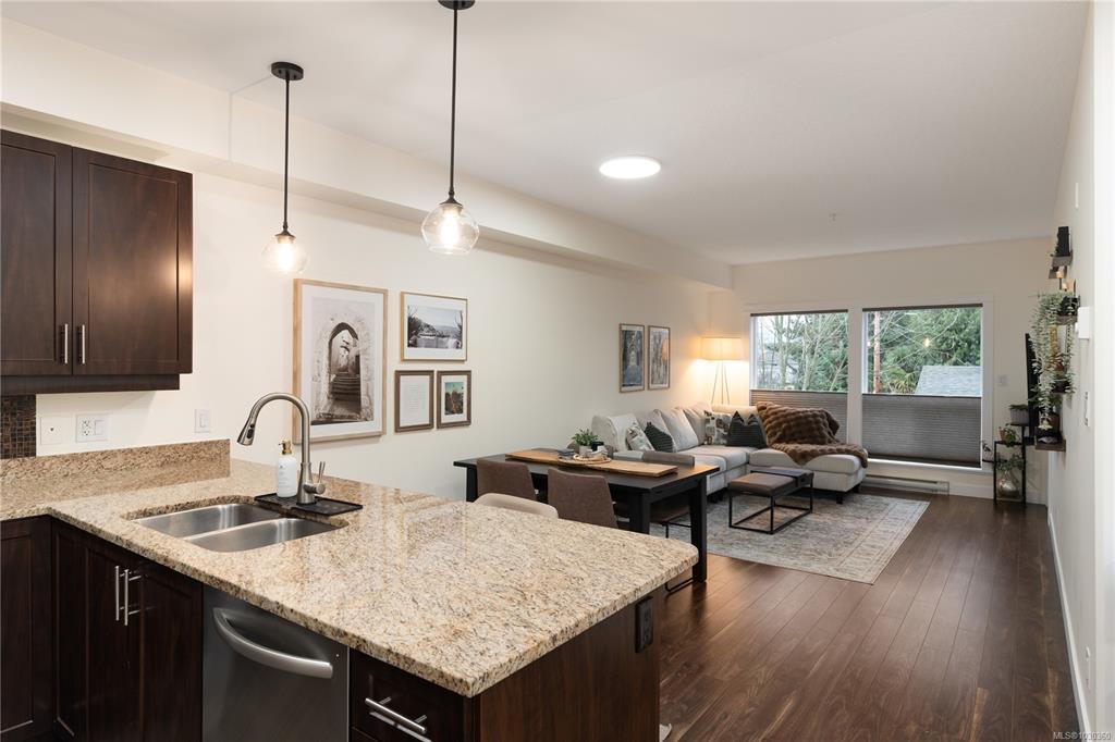 938 Dunford Ave, 1030360, BC,