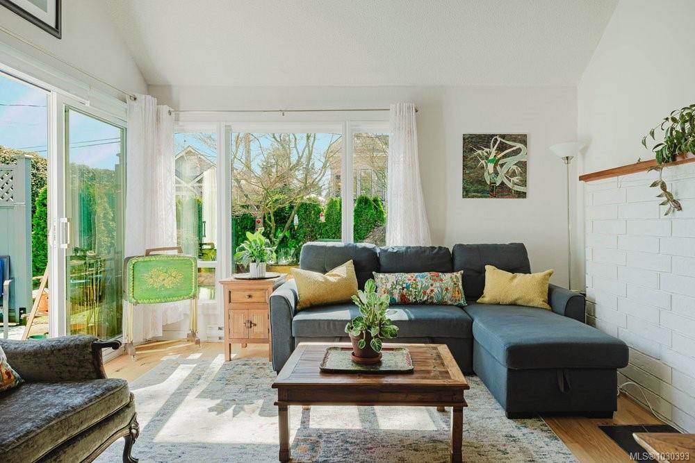 Third View of 1318 Vining St, SPRINGWOOD, Victoria, BC, V8R 1P6