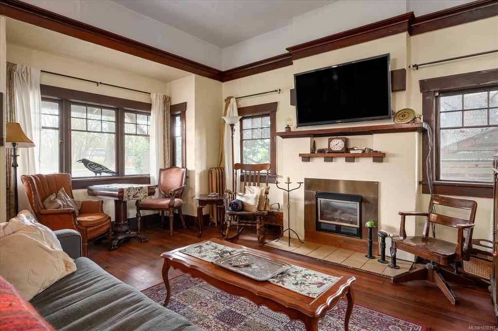 725 Comox Rd, 1030397, BC,