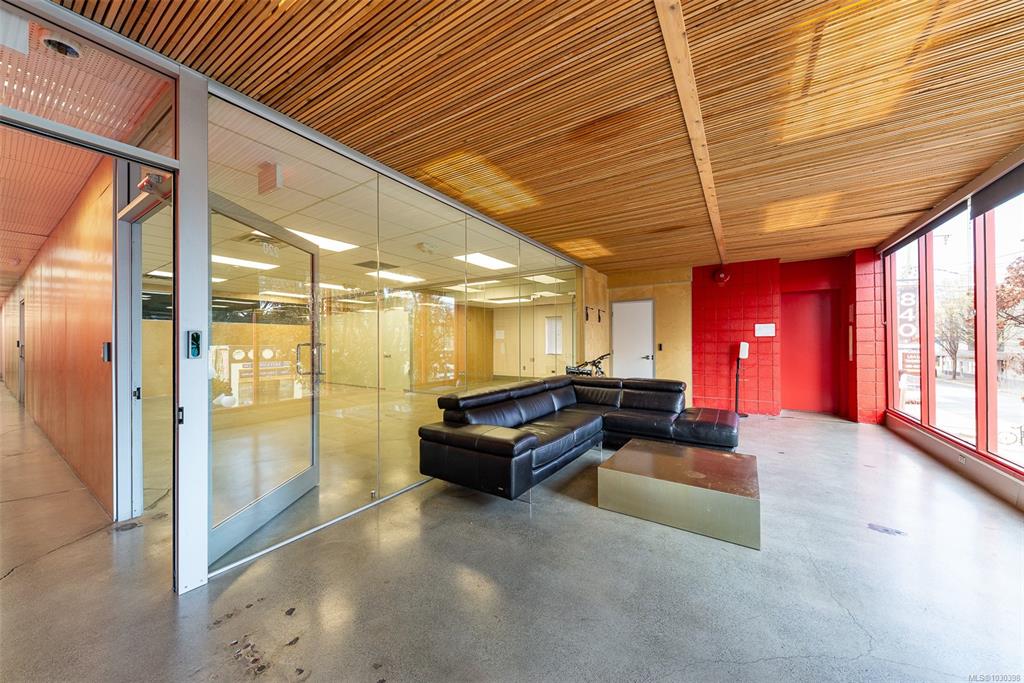 Third View of 838 Fort St, Victoria, BC, V8W 1H8