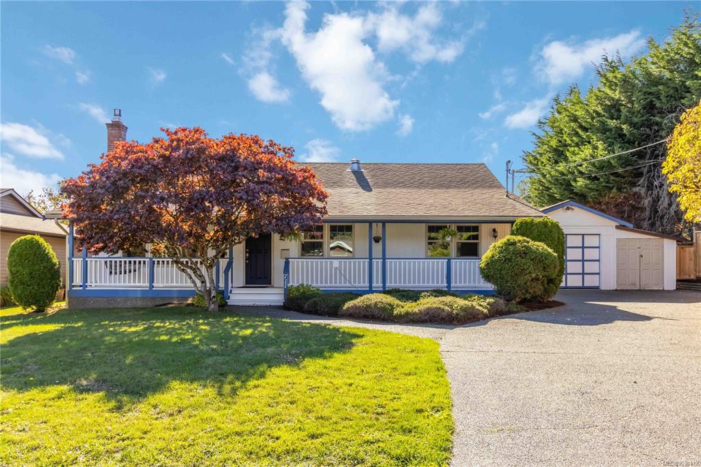 Third View of 711 Miller Ave, Saanich, BC, V8Z 3C9