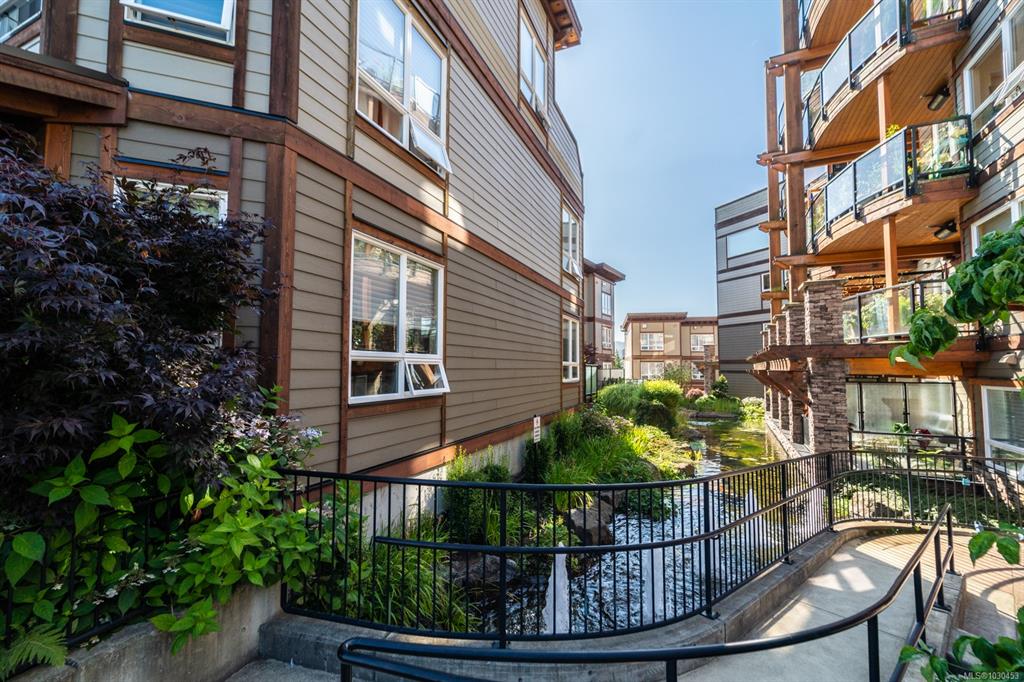 6591 Lincroft Rd, 1030453, BC,