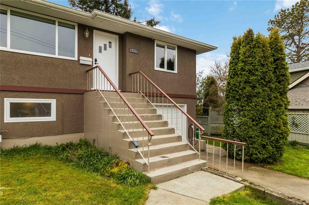 Third View of 971 973 Lovat Ave, Saanich, BC, V8X 1V4