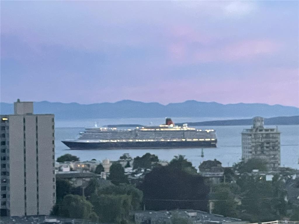 Second View of 647 Michigan St, Victoria, BC, V8V 1S9