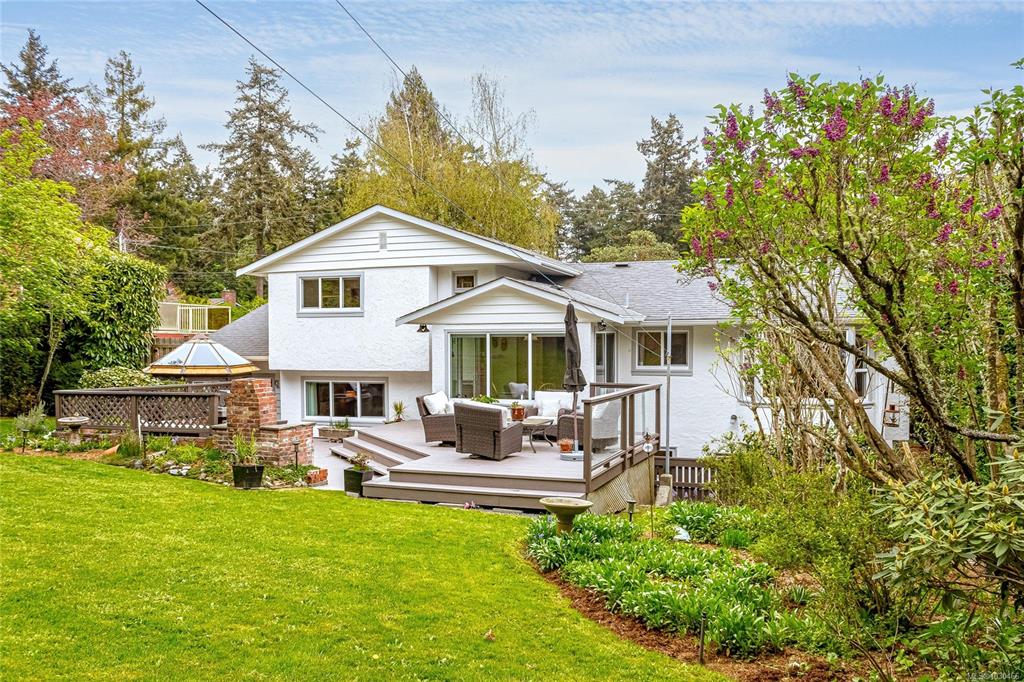 Fourth View of 2441 Sutton Rd, Saanich, BC, V8N 1J1