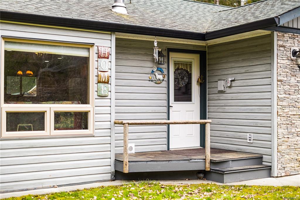 Third View of 3917 Islak Rd, Black Creek, BC, V9J 1Y9