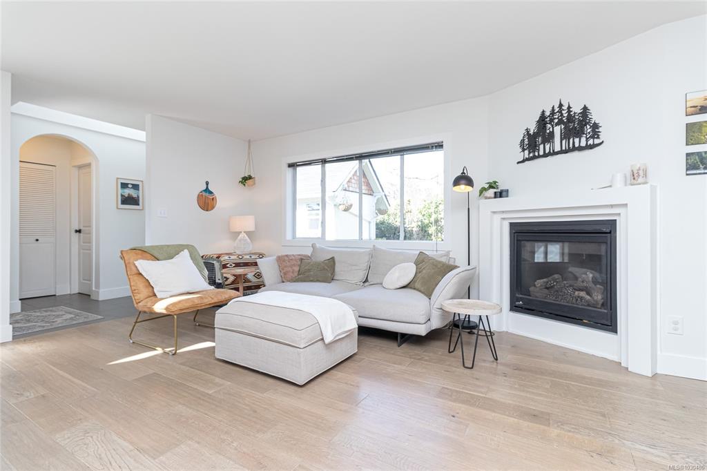 Fourth View of 211 Henry St, Victoria, BC, V9A 3H8