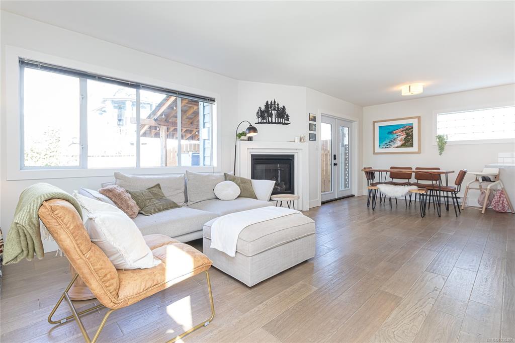 Fifth View of 211 Henry St, Victoria, BC, V9A 3H8